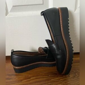 Gently Worn - Kelly & Katie Black Loafer Size 9.5